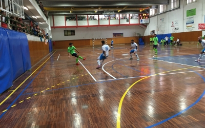 Imatge del derbi de la primera jornada jugat al carrer Garcilaso | Marc Pijuan